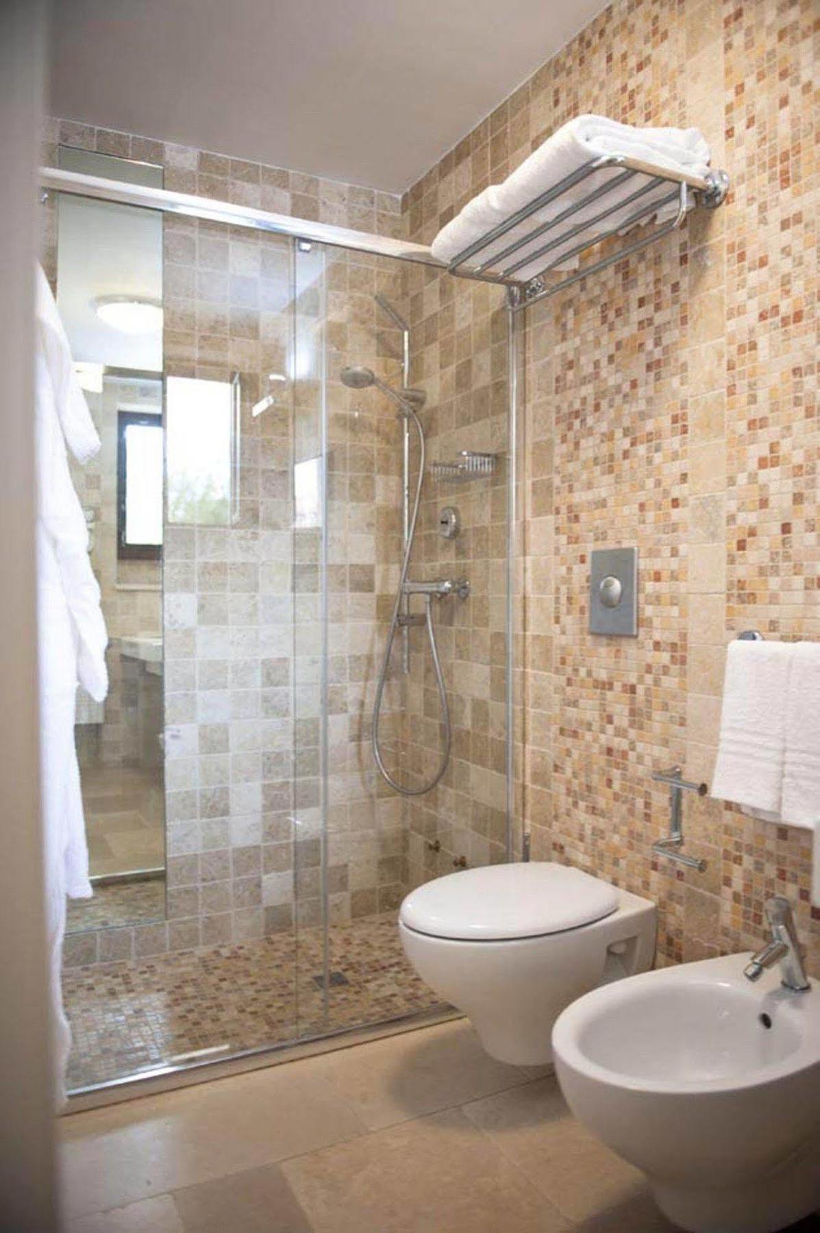 Hostal Donna Lucrezia Pezze Di Greco Exterior foto